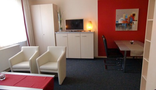 Exclusive Condo, 1 Queen Bed, Kitchen, Ground Floor (300m from main building)