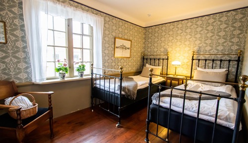 Standard Twin Room, Shared Bathroom
