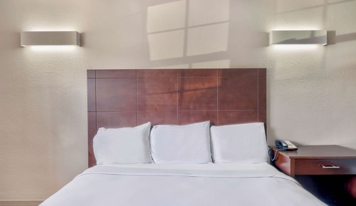 Deluxe Room, 1 King Bed, Accessible, Non Smoking