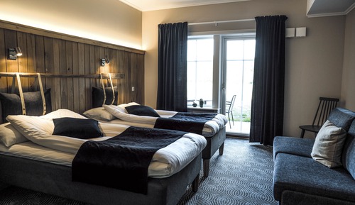 Suite, Lake View
