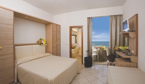 Standard Double Room, Balcony, Garden View