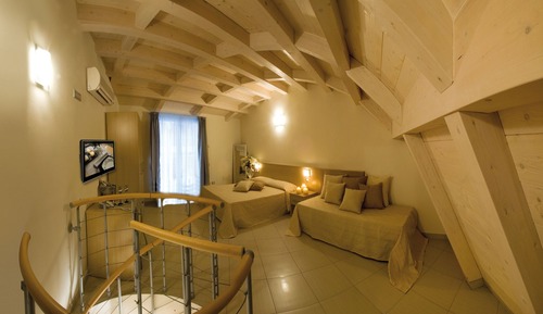 Executive Apartment, Balcony, Garden View