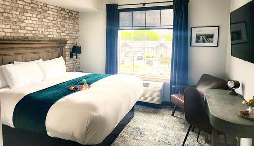 Standard Room, 1 King Bed