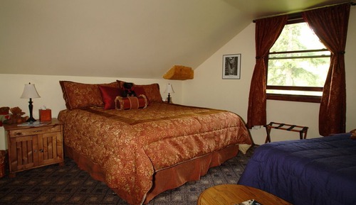 Deluxe Room, 1 King Bed with Sofa bed, Mountain View