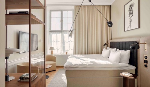 Deluxe King Room