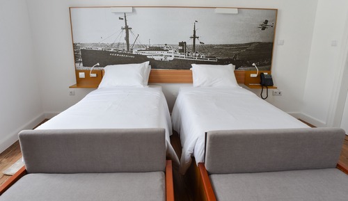 City Twin Room, 2 Twin Beds, City View