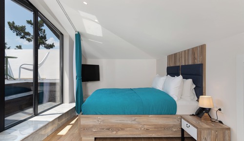 One-Bedroom Suite