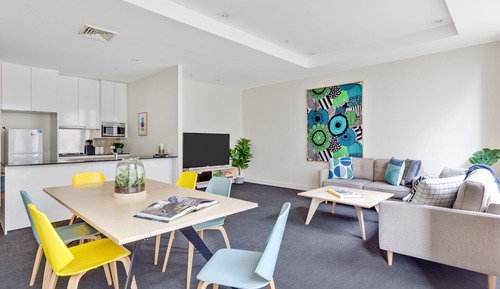 Iris : 2 Bedroom Spacious Apartment