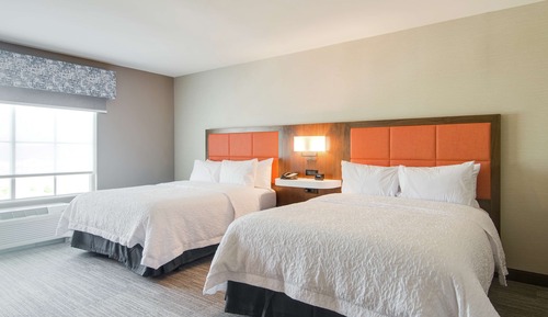Room, 2 Queen Beds, Accessible, Bathtub