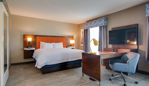 Suite, 1 King Bed, Non Smoking