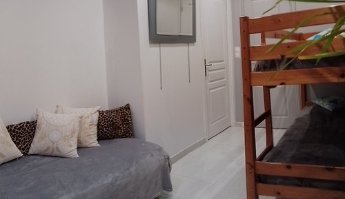 Comfort Room, Multiple Beds, Microwave