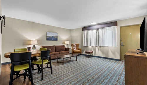 Business Room, 1 King Bed, Non Smoking (with Sofabed)