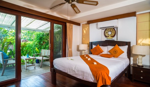 1-Bedroom Beach Front Villa with Private Pool (Baan Chaai Haat)