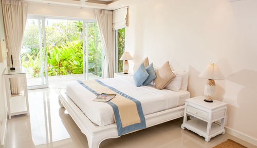 1-Bedroom Beach Front Villa with Private Pool (Baan Rim Haad)