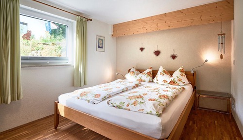 Room, Garden View