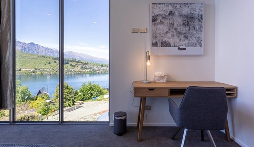Luxury House, 4 Bedrooms, Lake View