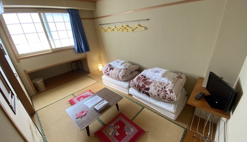 Japanese Style Double Room with Private Toilet and Shared Bathroom