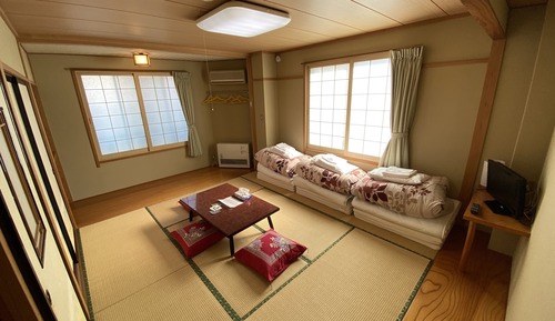 Japanese Style Triple Room with Private Toilet and Shared Bathroom