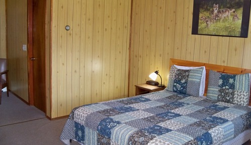Standard Room, 1 Queen Bed, Non Smoking, Mountain View