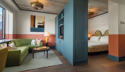 Studio, 1 King Bed, Private Bathroom