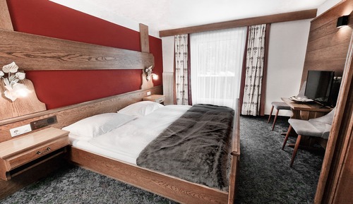 Traditional Room, Balcony, Mountain View