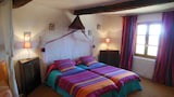 Room (TOUR 2)