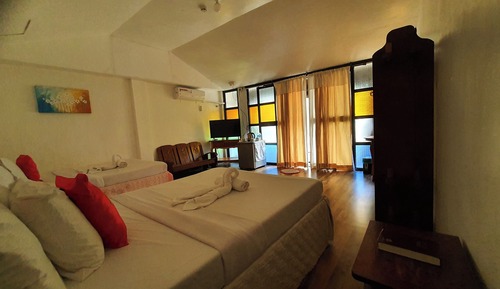 Evangeline Suites for 4
