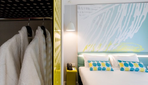Deluxe Room, 1 King Bed, River View