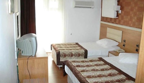 Standard Triple Room, Garden View