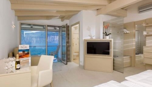 Junior Suite, Lake View