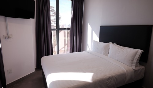 Deluxe Queen Room, With Window