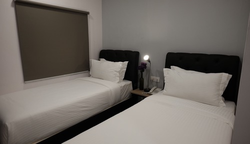 Deluxe Twin Room (With Window)