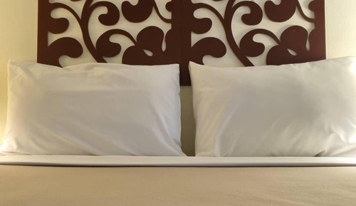 Queen Air Conditioning Room with Garden View
