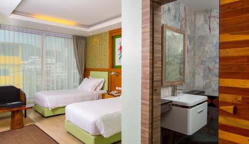 Deluxe Twin Room with Balcony
