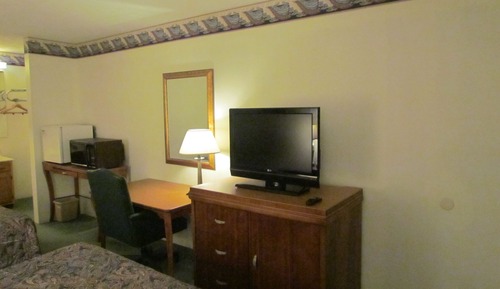 Executive Suite, 1 King Bed, Refrigerator & Microwave, City View