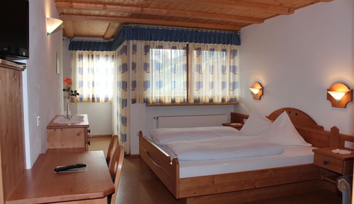 Family Double Room, Bathtub, Valley View