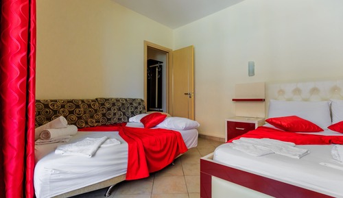 Family Quadruple Room, Balcony, Partial Sea View