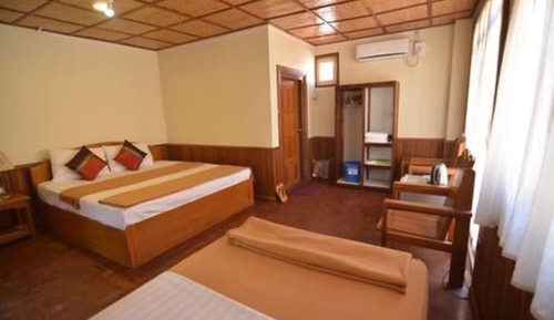 Economy Triple Room
