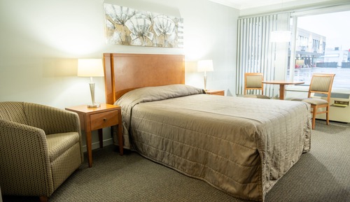 Standard Room, 1 Queen Bed