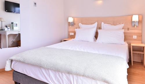 Superior Double Room, Balcony, Garden View