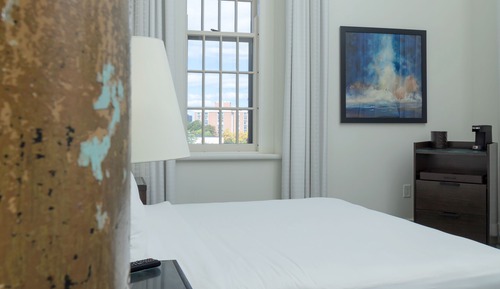 Room, 1 King Bed, Corner