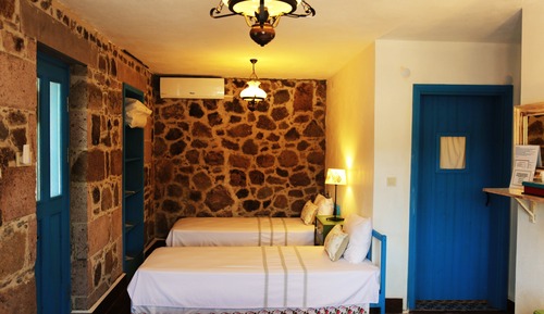 Comfort Room, Multiple Beds