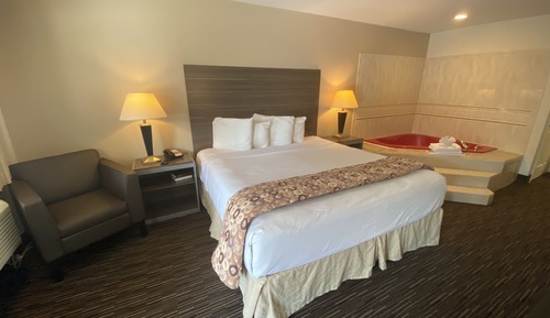 Honeymoon Suite, 1 King Bed, Non Smoking, Hot Tub