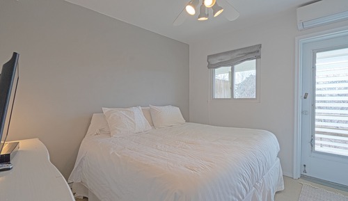 One Bedroom Apartment 225