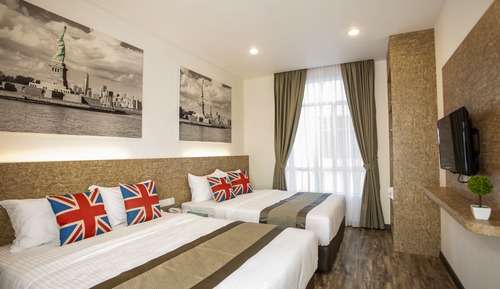 Deluxe Family Room