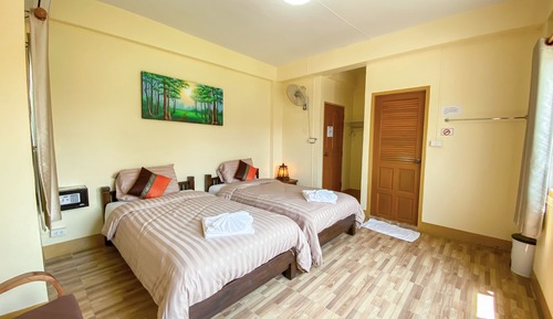 Large Twin Room 