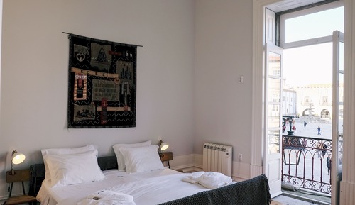 Design Double Room, Shared Bathroom