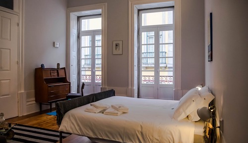 Design Double or Twin Room, Shared Bathroom