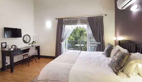 Superior King Room Balcony