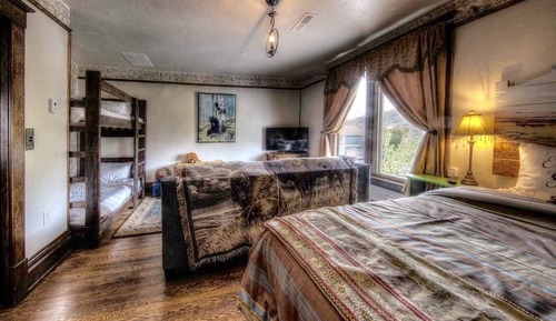 201 King three Room Sofa Suite, Mountain Yard View.